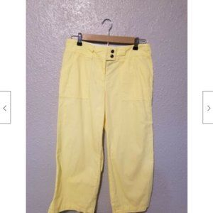 *SALE* New York and Company Capri Yellow Pants Size 6